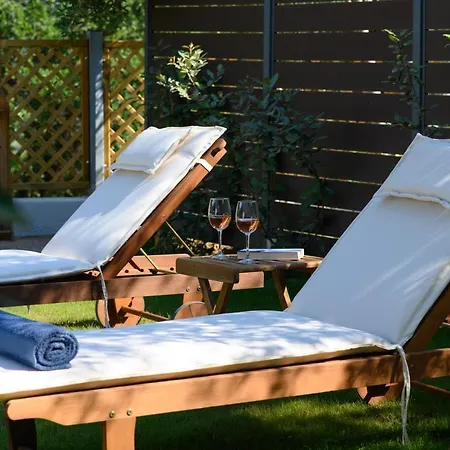 Playia Ii * Petrití